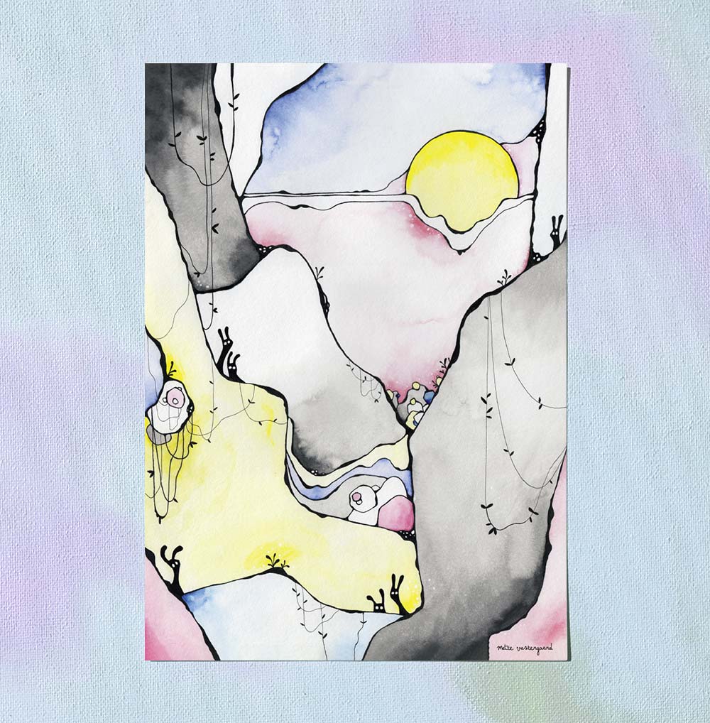 A5 kort med blød illustration af sol og abstrakte former i pastel til plakater til børneværelset dansk design maleri kunst.